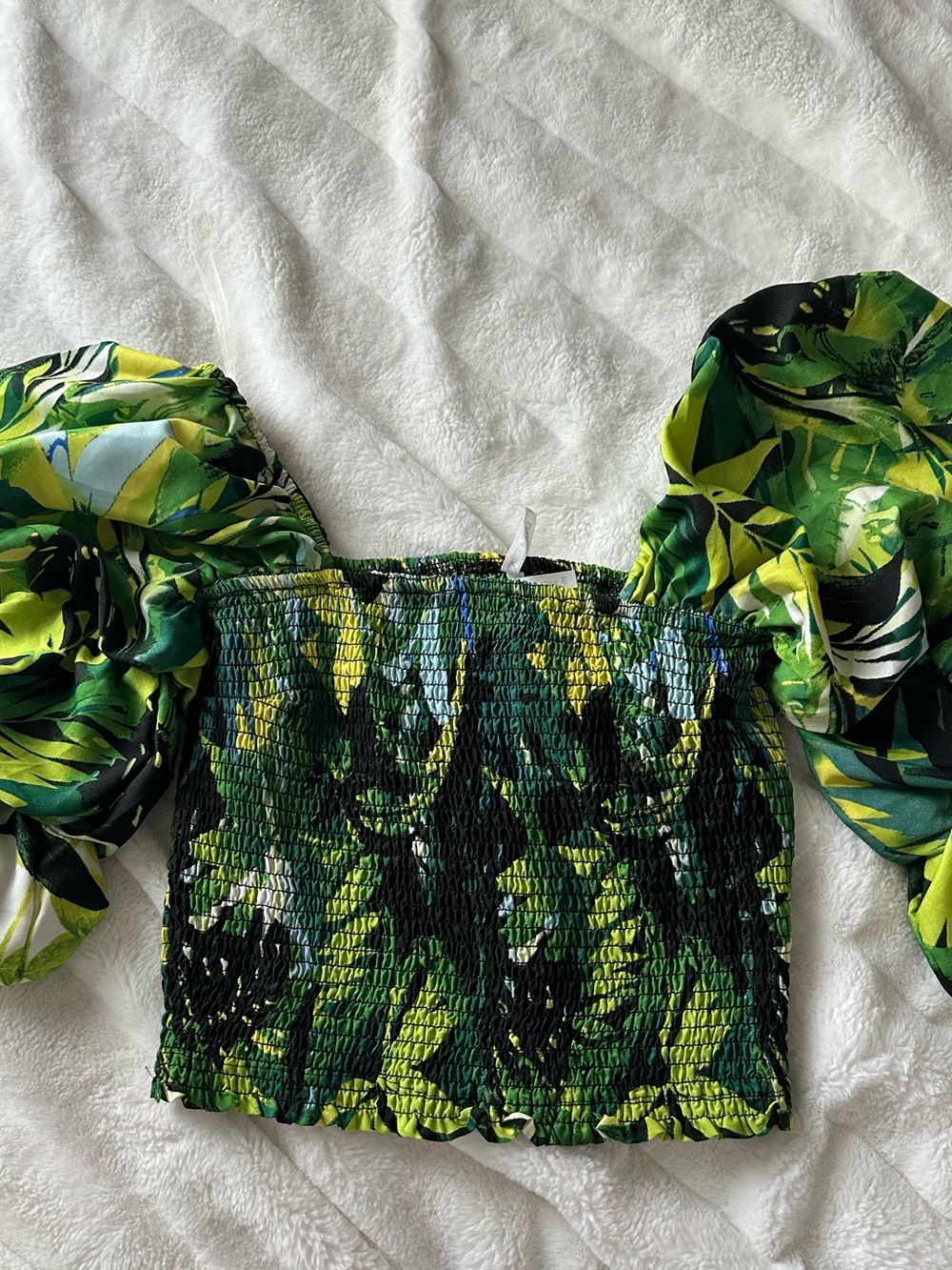 Live 4 Truth Green Tropical Smocked Puff Sleeve Crop Top NWT sz M